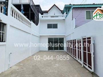 ทาวน์โฮม3ชั้น ถนนสุขาภิบาล5 ซอย32แยก3 ใกล้ตลาดออเงิน (รีโนเวท)