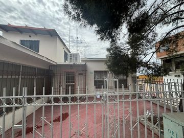 CASA HABITACIÓN SOBRE CORREDOR COMERCIAL EN ESQUINA EN CHIHUAHUA CAPITAL
