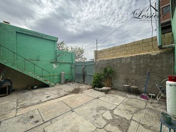 CASA HABITACIÓN SOBRE CORREDOR COMERCIAL EN ESQUINA EN CHIHUAHUA CAPITAL