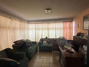 CASA HABITACIÓN SOBRE CORREDOR COMERCIAL EN ESQUINA EN CHIHUAHUA CAPITAL