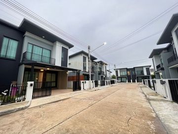 Twin house for sale and rent in Lake Serenity Serenity Rama 2 project, Phanthainorasing/34-HH-66098.