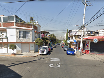 AMPLIA CASA ADJUDICADA EN LEYES DE REFORMA, IZTAPALAPA