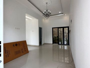 DIJUAL RUMAH KLASIK MODERN SIAP HUNI DAN PROSES BANGUN DI JL GODEAN