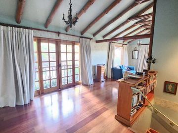 BROKER VENDE MARAVILLOSA CASA JARDÍN DEL MAR 5D+5B+4E