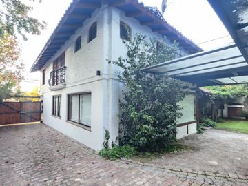 BROKER VENDE MARAVILLOSA CASA JARDÍN DEL MAR 5D+5B+4E