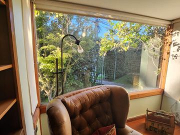 BROKER VENDE MARAVILLOSA CASA JARDÍN DEL MAR 5D+5B+4E
