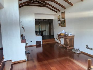 BROKER VENDE MARAVILLOSA CASA JARDÍN DEL MAR 5D+5B+4E