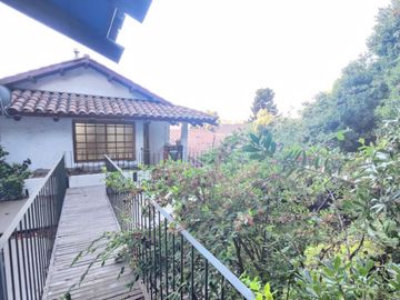 BROKER VENDE MARAVILLOSA CASA JARDÍN DEL MAR 5D+5B+4E
