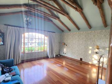 BROKER VENDE MARAVILLOSA CASA JARDÍN DEL MAR 5D+5B+4E