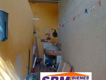 En Venta Casa de 3 Departamentos en Machala Lotización La Primavera 3
