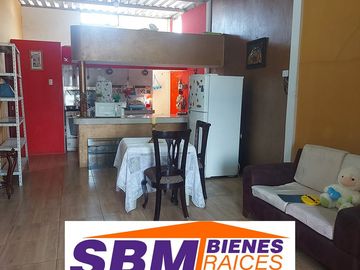 En Venta Casa de 3 Departamentos en Machala Lotización La Primavera 3
