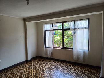 VENTA DE CASA EN URB. EL TRAPECIO, CHIMBOTE