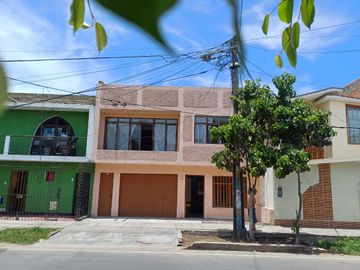 VENTA DE CASA EN URB. EL TRAPECIO, CHIMBOTE