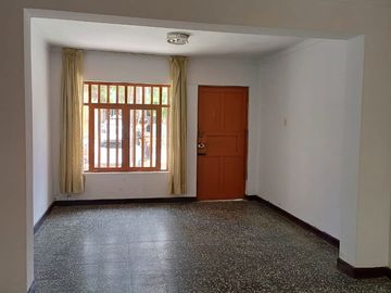 VENTA DE CASA EN URB. EL TRAPECIO, CHIMBOTE