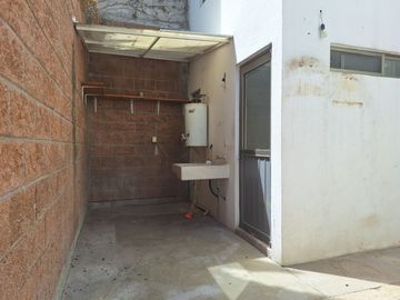 CASA EN VENTA EN PORTON CAÑADA, junto a la antorcha y clínica de fertilidad