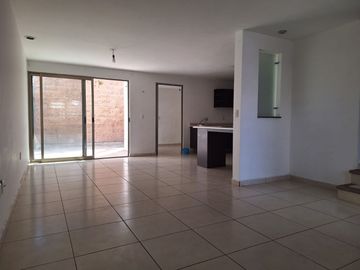CASA EN VENTA EN PORTON CAÑADA, junto a la antorcha y clínica de fertilidad