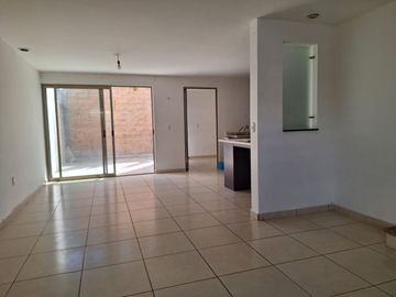 CASA EN VENTA EN PORTON CAÑADA, junto a la antorcha y clínica de fertilidad