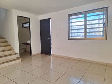 CASA EN VENTA EN PORTON CAÑADA, junto a la antorcha y clínica de fertilidad