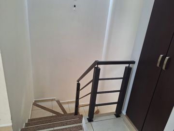 CASA EN VENTA EN PORTON CAÑADA, junto a la antorcha y clínica de fertilidad