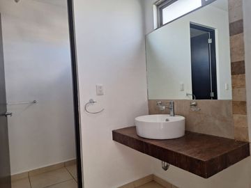 CASA EN VENTA EN PORTON CAÑADA, junto a la antorcha y clínica de fertilidad