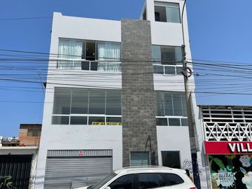 LOCAL COMERCIAL EN AV. PRINCIPAL (GRAN UBICACIÓN) LOS CEDROS DE VILLA