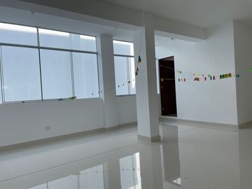 LOCAL COMERCIAL EN AV. PRINCIPAL (GRAN UBICACIÓN) LOS CEDROS DE VILLA