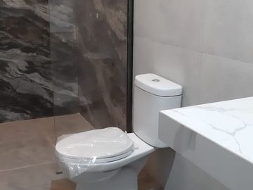 BARU GRESS!! Rumah Minimalis Jemur Andayani Wonocolo 2 Lantai SHM