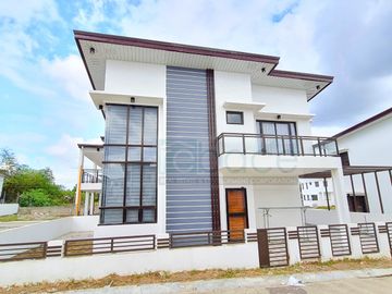 5Bedroom Elegant Finish House and Lot beside SM San Pablo