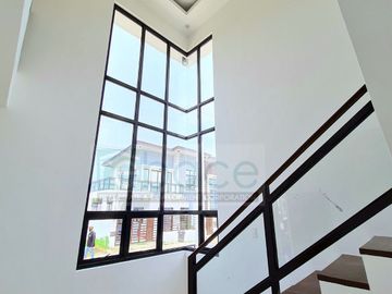5Bedroom Elegant Finish House and Lot beside SM San Pablo