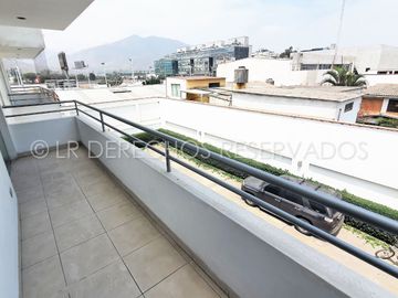 AMPLIO Y MODERNO DEPARTAMENTO en URB. EL DERBY, SURCO
