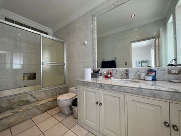 EN VENTA CASA URB. EL MIRADOR, CASUARINA, SANTIAGO DE SURCO