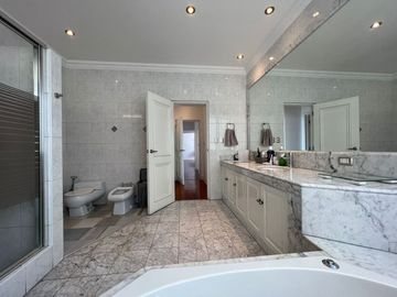 EN VENTA CASA URB. EL MIRADOR, CASUARINA, SANTIAGO DE SURCO