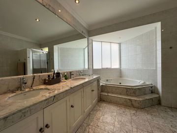 EN VENTA CASA URB. EL MIRADOR, CASUARINA, SANTIAGO DE SURCO