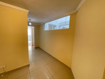 Departamento en Venta Sector La Kennedy de 70 metros, calle de los Jazmines.