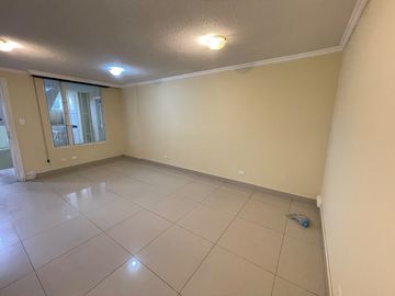 Departamento en Venta Sector La Kennedy de 70 metros, calle de los Jazmines.