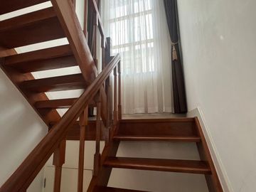ขายด่วน!!! บ้านเดี่ยว 2 ชั้น หมู่บ้านซิรีนเฮ้าส์ บางนา บ้านกว้างโล่งโปร่ง เนื้อที่รอบบ้านเยอะ มุ้งลวดเหล็กดัดสแตนเลสพร้อมผ้าม่านทั้งหลัง เดินทางสะดวกใ