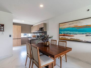 CASA EN VENTA FRENTE A ALBERCA. UBICADA A 15 MINUTOS DE CUERNAVACA, MORELOS; MÉXICO. ALBERCA, CANCHAS DEPORTIVAS, PET PARK Y ZONA DE YOGA.