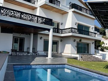 Casa con Alberca Venta en Bugambilias de Lujo Zona Sur Zapopan