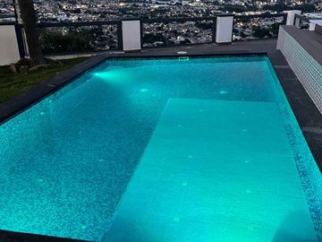 Casa con Alberca Venta en Bugambilias de Lujo Zona Sur Zapopan