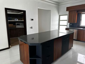 Casa con Alberca Venta en Bugambilias de Lujo Zona Sur Zapopan