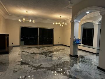 Casa con Alberca Venta en Bugambilias de Lujo Zona Sur Zapopan