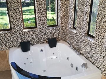 CASA FINCA EN VENTA - VIA RIONEGRO LA CEJA - SECTOR EL CANADÁ