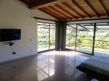 CASA FINCA EN VENTA - VIA RIONEGRO LA CEJA - SECTOR EL CANADÁ