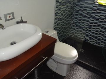 CASA FINCA EN VENTA - VIA RIONEGRO LA CEJA - SECTOR EL CANADÁ