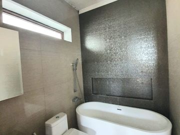 Rumah lebih Murah 100 jt di Discovery Bintaro 10373-GB 0811189----