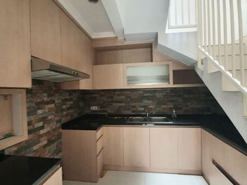 Rumah lebih Murah 100 jt di Discovery Bintaro 10373-GB 0811189----