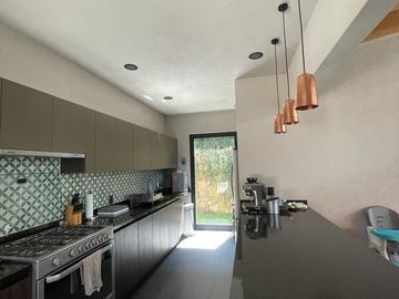 Bonita casa en venta dentro de un condominio
