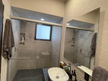 Bonita casa en venta dentro de un condominio