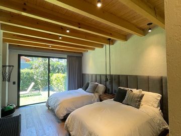 Bonita casa en venta dentro de un condominio