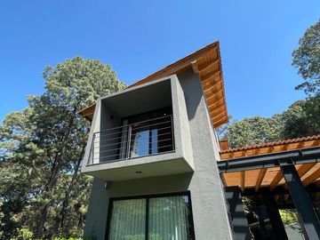 Bonita casa en venta dentro de un condominio